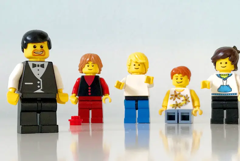 Alleinerziehender Papa und Firmengründer von Lego mit seinen 4 Söhnen